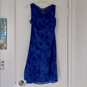 Lovely blue floral print Jones Wear Dress